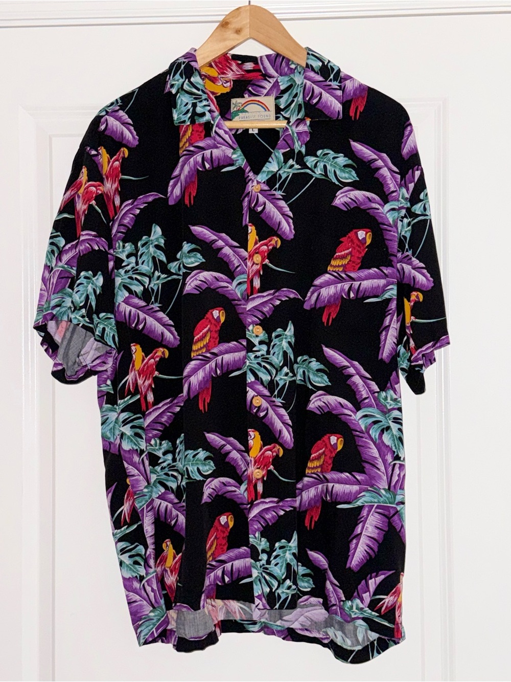 Paradise Found Shirt Mens Large Multi Hawaiian Magnum PI Aloha Jungle Parrot USA